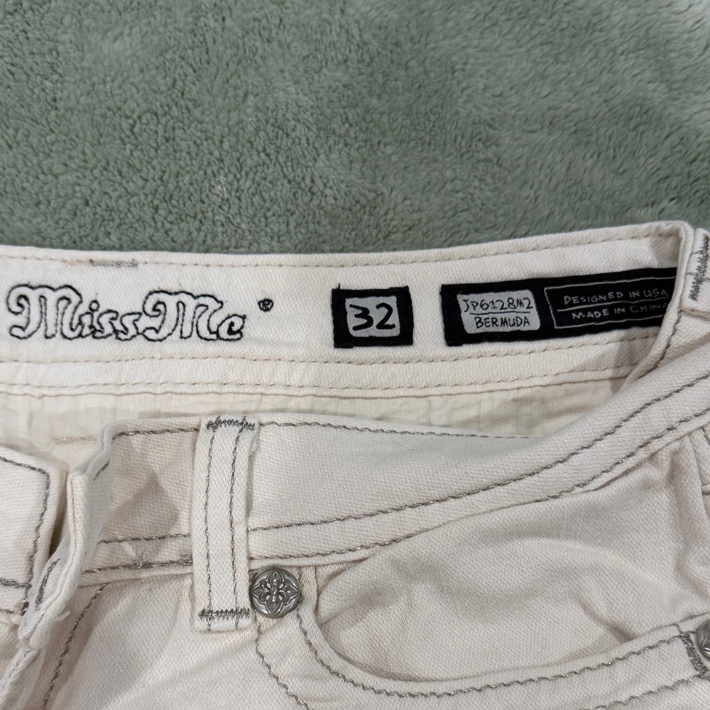 Miss Me Cream Jean Shorts - Picture 2 of 6